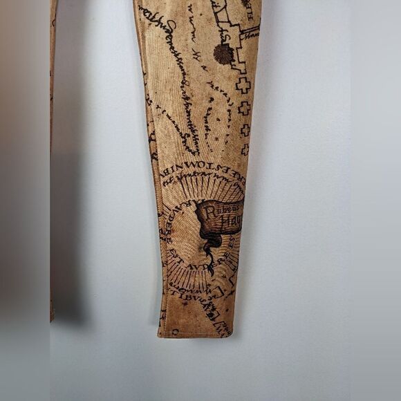 Blackmilk Harry potter leggings shiny HP map size XS - Picture 3 of 7